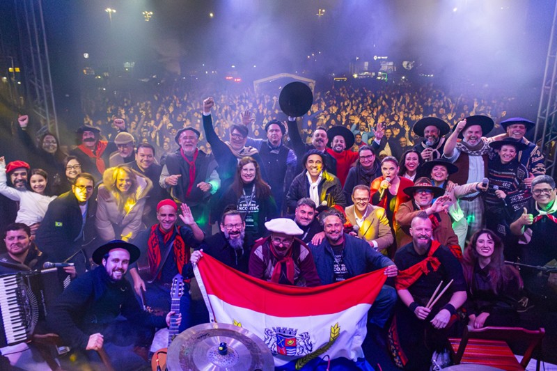Com apoio do Banrisul, Grande Encontro realiza espetáculo em Uruguaiana