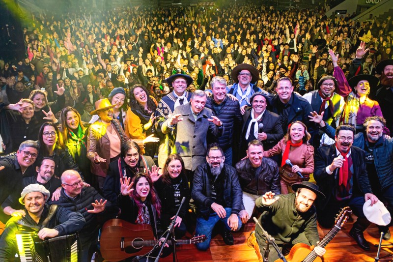 Impulsionado pelo Banrisul, 'O Grande Encontro' emociona Caxias do Sul em noite de celebrao  msica gauchesca