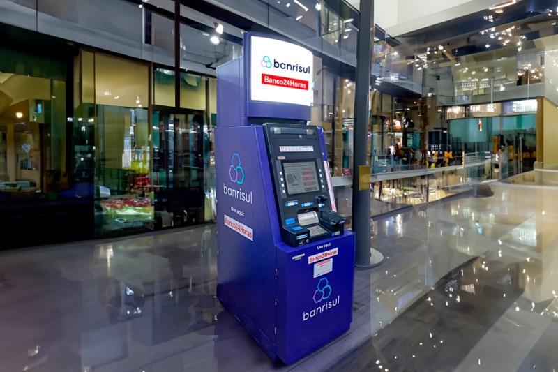 Banrisul e Tecban celebram parceria pioneira em tecnologia de autoatendimento 