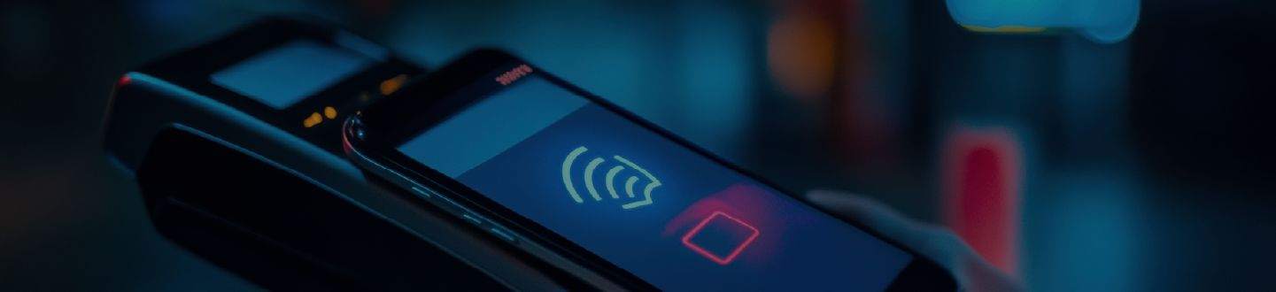 imagem de celular realizando pagamento nfc