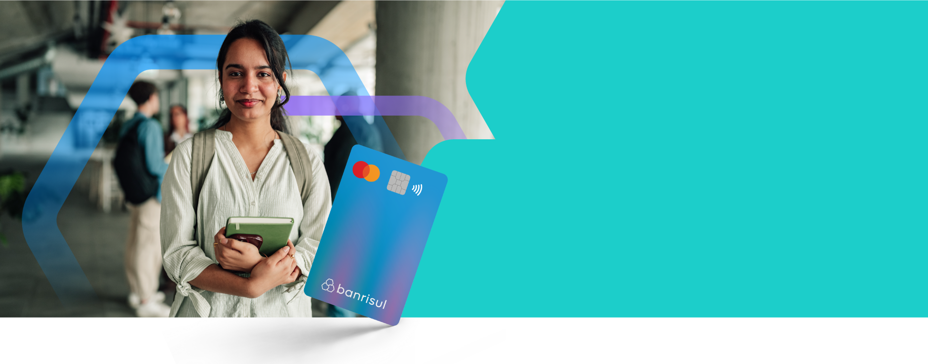 Foto de mulher universit�ria e ilustra��o do cart�o Banrisul Mastercard Universit�rio.
